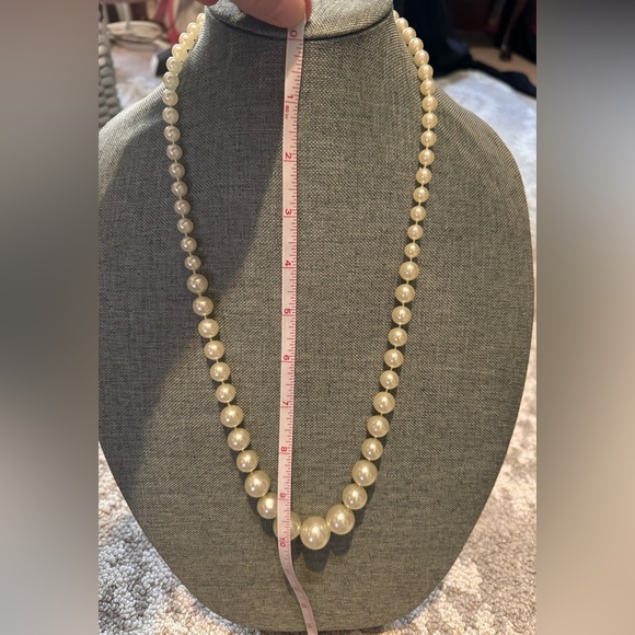 Vintage Pearl Necklace🌸 - Picture 3 of 4